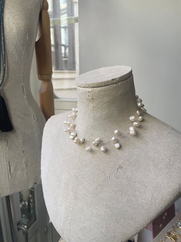 Choker de perlas y acero