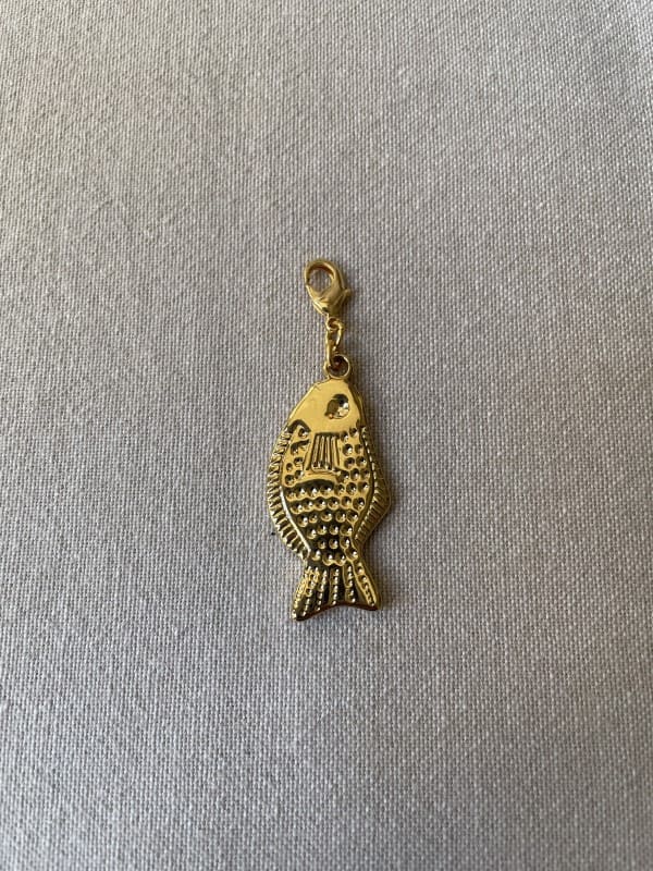 Charm Pez Dorado con Mosquetón