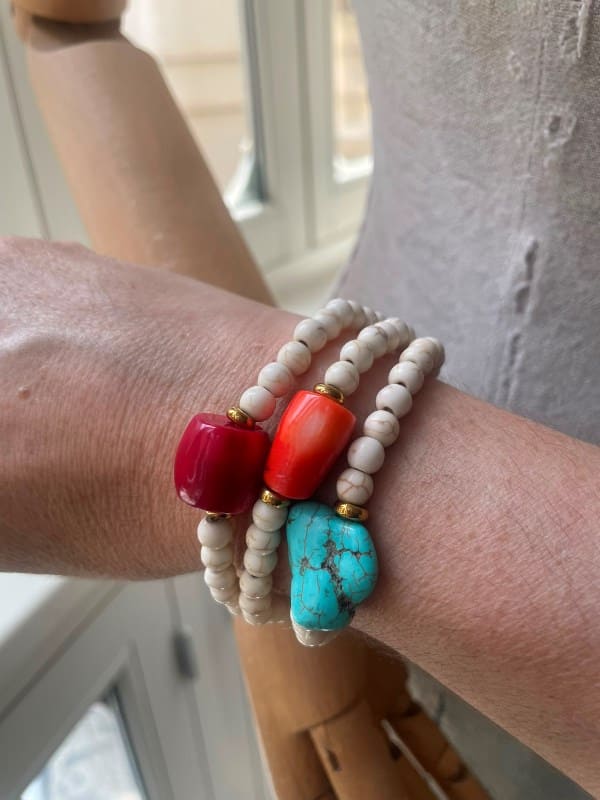 Pulsera de Piedras Naturales con Coral y Turquesa